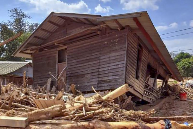 Cảnh tan hoang sau lũ ở Hướng Việt sau 1 tuần bị cô lập - 5