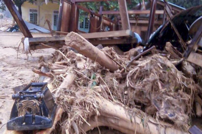 Cảnh tan hoang sau lũ ở Hướng Việt sau 1 tuần bị cô lập - 7