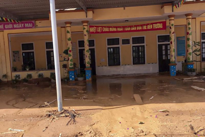 Cảnh tan hoang sau lũ ở Hướng Việt sau 1 tuần bị cô lập - 12