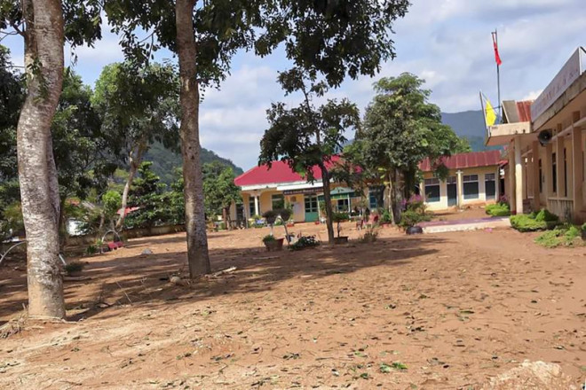 Cảnh tan hoang sau lũ ở Hướng Việt sau 1 tuần bị cô lập - 14