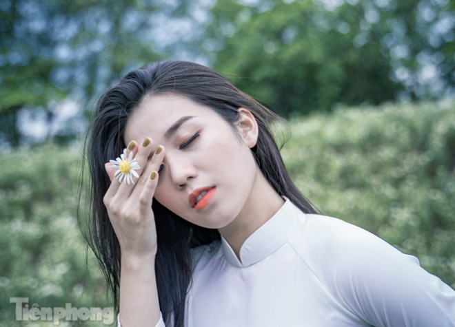 Thiếu nữ khoe sắc bên cúc họa mi sớm đầu mùa - 10