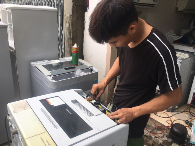"Máy giặt, tủ lạnh bị lũ ngâm, bà con để tui sấy sửa miễn phí cho" - 5