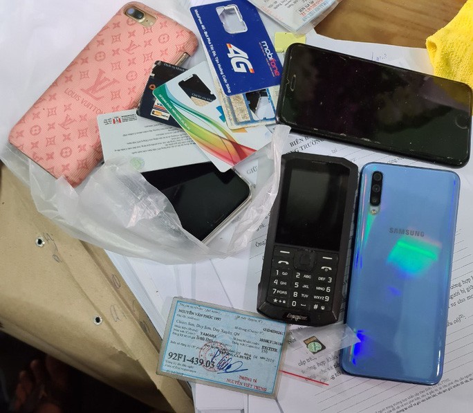 Bắt khẩn cấp đối tượng chiếm đoạt tiền ủng hộ người phụ nữ mất chồng ở Rào Trăng 3 - 3