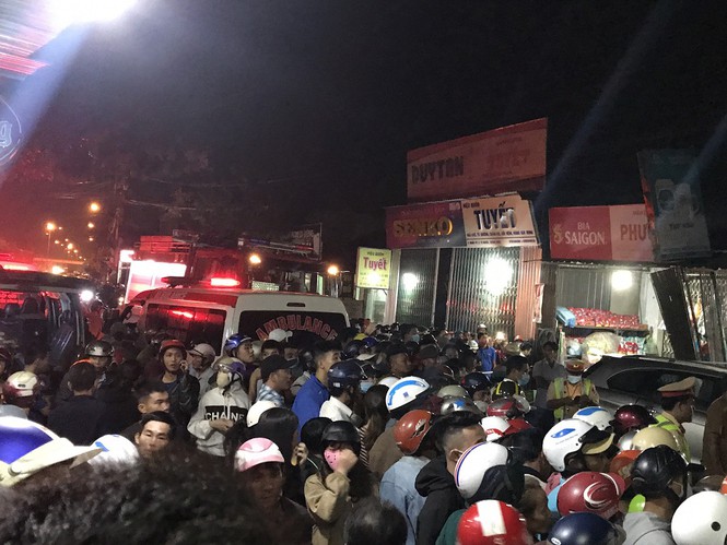 Hiện trường vụ xe tải tông vào nhà dân ở Quảng Ngãi, làm nhiều người chết - 10