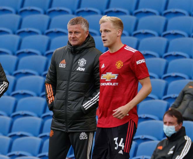 MU nóng hậu trường: Van de Beek bị bỏ rơi, huyền thoại đua nhau chỉ trích - 2