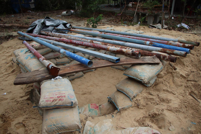 Người dân Quảng Nam đào hầm tránh bão số 9 - 6