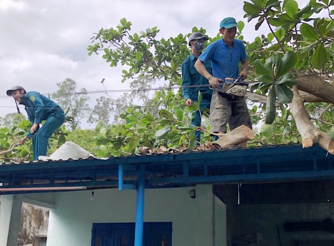 Cuồng phong số 9 sắp đổ bộ, nhiều tỉnh khuyến cáo người dân không ra đường từ đêm 27/10 - 2