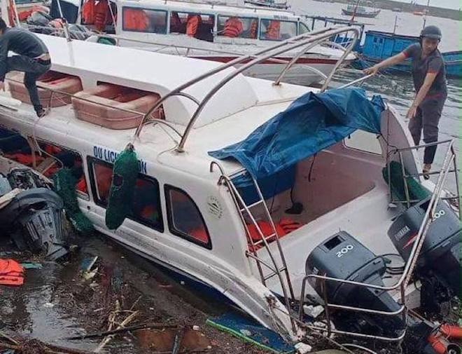 Quảng Ngãi: Cảnh tan hoang ở huyện đảo Lý Sơn sau khi bão số 9 càn quét - 13