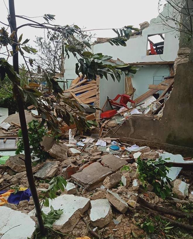 Quảng Ngãi: Cảnh tan hoang ở huyện đảo Lý Sơn sau khi bão số 9 càn quét - 3