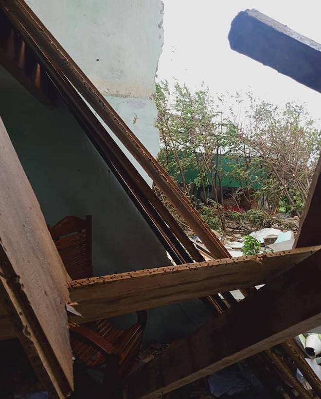 Quảng Ngãi: Cảnh tan hoang ở huyện đảo Lý Sơn sau khi bão số 9 càn quét - 6