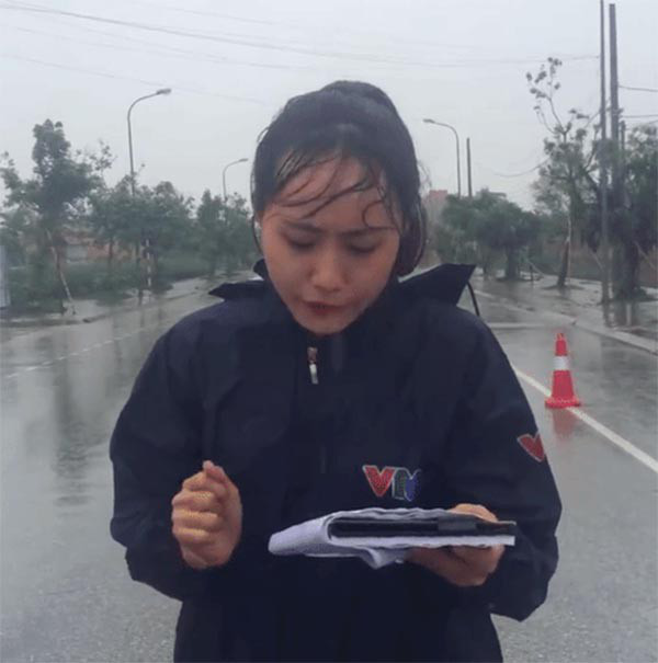 Thân hình săn chắc "chống bão gió" của nữ MC thời tiết đài VTV - 2