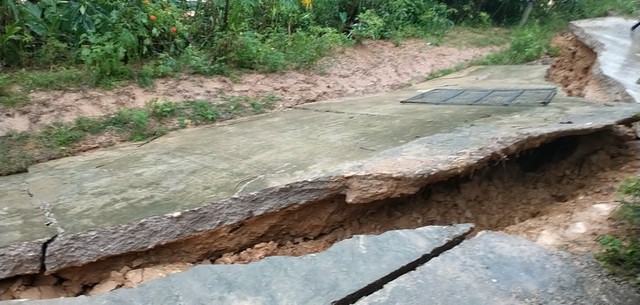 Đồi núi lở, đất đá tràn xuống ‘uy hiếp’ hàng trăm hộ dân miền núi Nghệ An - 11