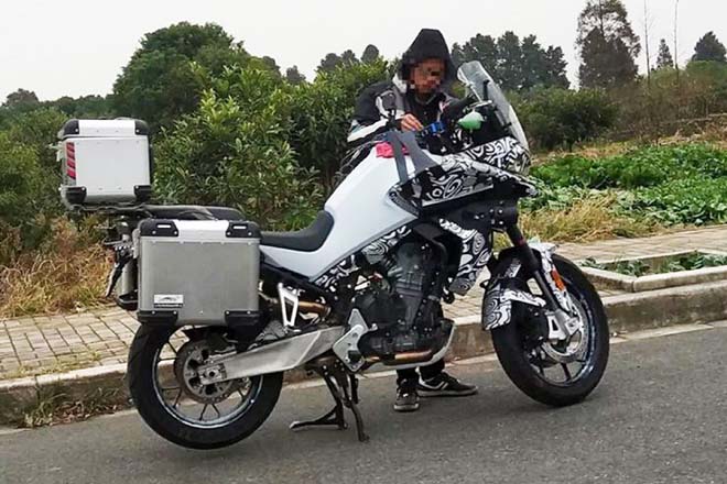 CF Moto MT800: Xe adventure giá rẻ lộ ảnh thử nghiệm trên đường