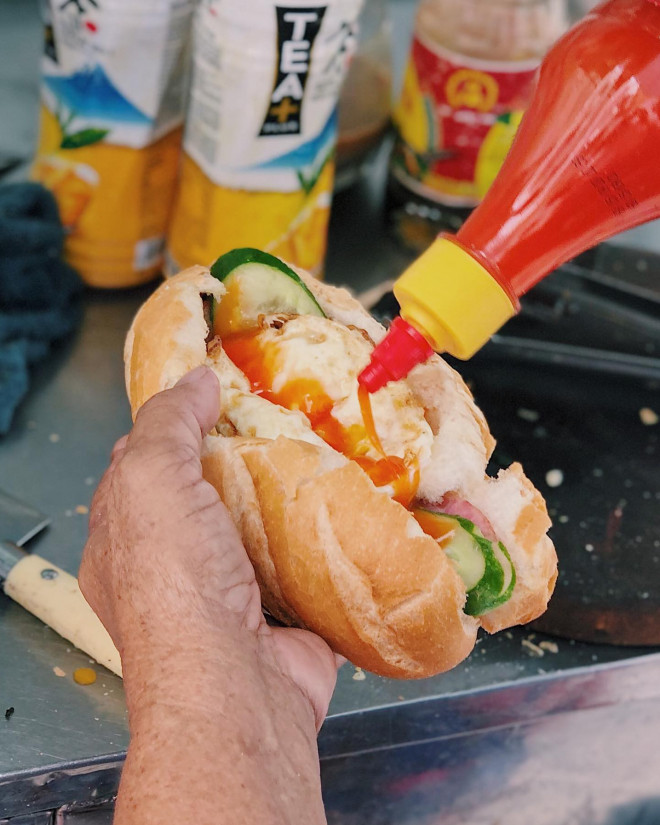 Món ngon Sài Gòn: Bánh bèo ngon xỉu và bánh mì “ngủ gật” thấy là thương - 7