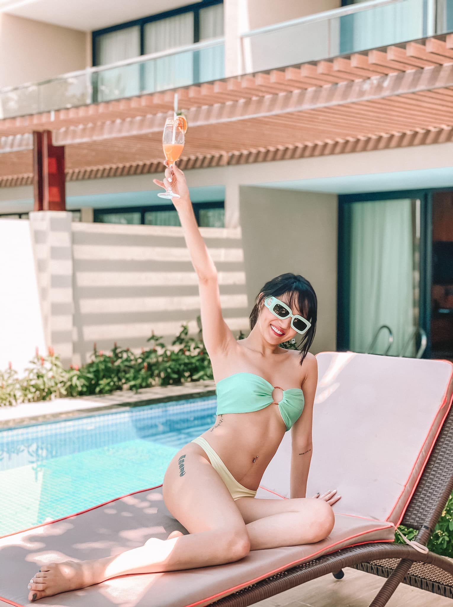 Bảo Anh khoe body nuột nà với bikini nhưng gây hoang mang vì đường sọc như mang thai - 2