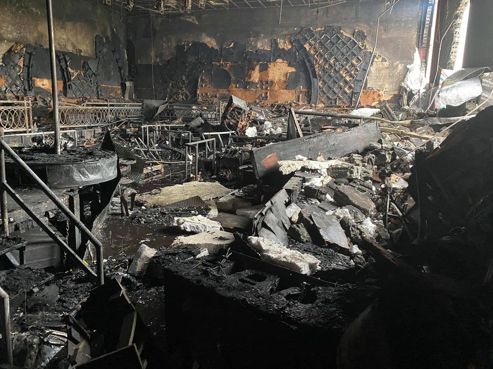 Cảnh tượng đổ nát bên trong quán bar X5 bị cháy khiến 3 cô gái chết thảm - 11