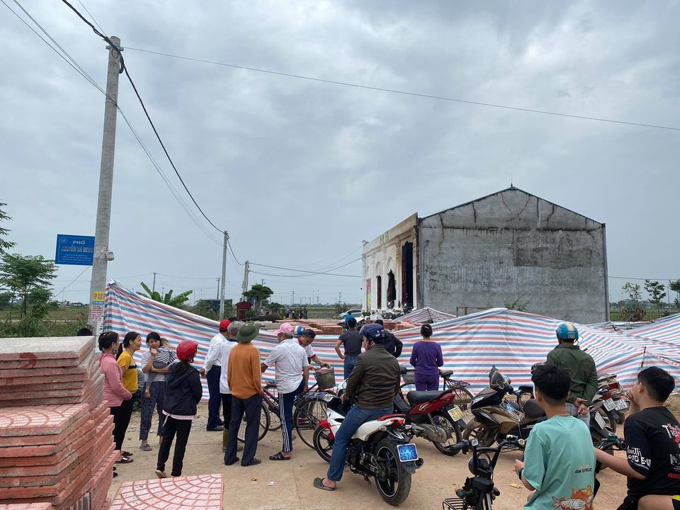 Cảnh tượng đổ nát bên trong quán bar X5 bị cháy khiến 3 cô gái chết thảm - 2