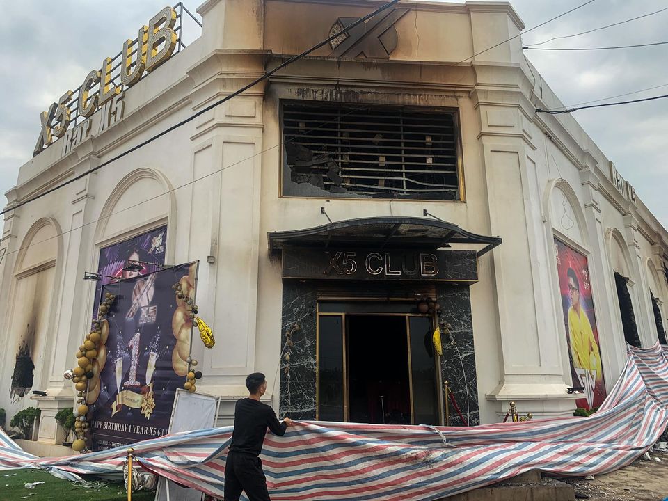 Cảnh tượng đổ nát bên trong quán bar X5 bị cháy khiến 3 cô gái chết thảm - 3