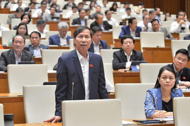 Đại biểu Quốc hội tranh luận chuyển cơ quan điều tra về sai sót sách giáo khoa lớp 1 - 2