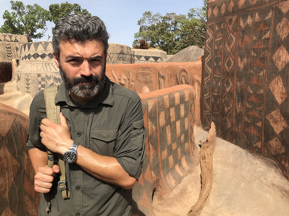 Hành trình táo bạo của nhà thám hiểm châu Phi đem lại trải nghiệm vừa thú vị vừa "run người" - 3