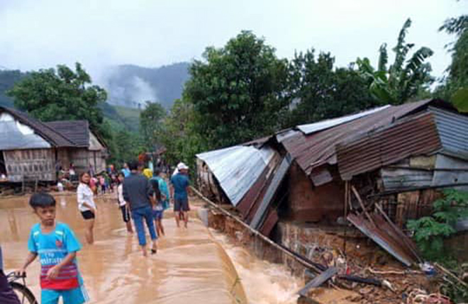 Mưa lớn, hàng ngàn nhà dân ở Bình Định bị lũ bao vây - 11