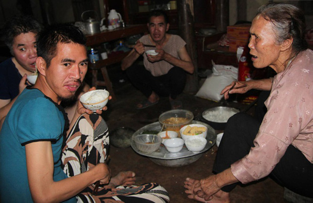 "Người mẹ mong các con ăn một bữa no rồi cùng nhau chết” đã qua đời - 3