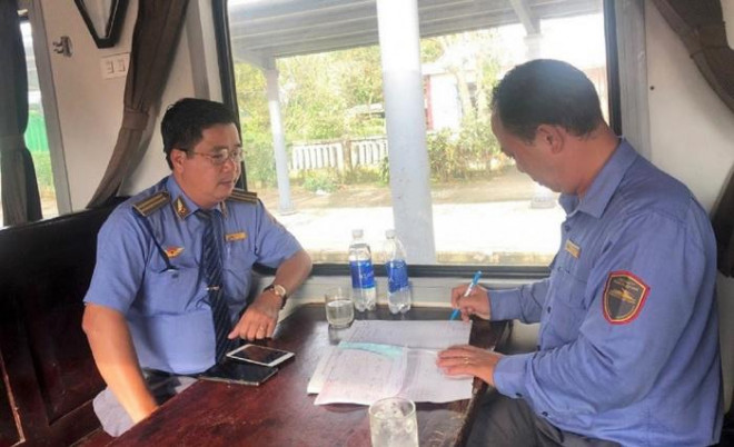 Chuyện chưa kể trên những chuyến tàu xuyên mưa lũ - 2