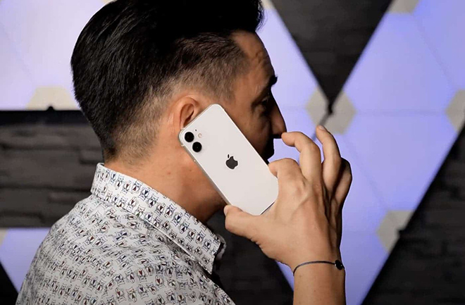Mẫu iPhone phù hợp cho người tay nhỏ hoặc túi nhỏ - 1