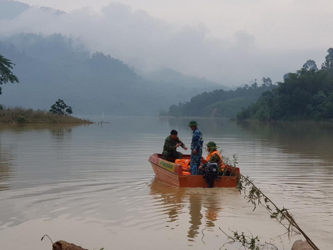 Tiếp tục tìm kiếm 17 người mất tích ở Trà Leng, Phước Lộc - 4