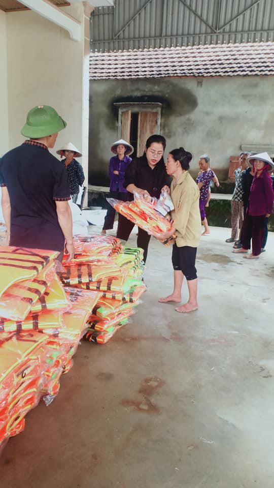 Sự thật đằng sau chuyện vợ giấu chồng rút 1,5 tỷ cứu trợ miền Trung - 4