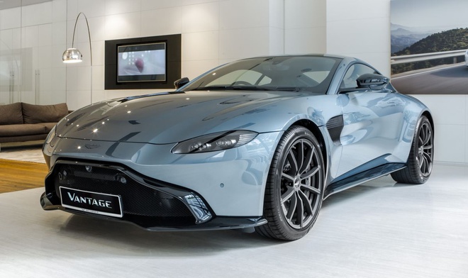 Aston Martin Vantage có thêm phiên bản "Hiệp sĩ Bóng Đêm" - 1