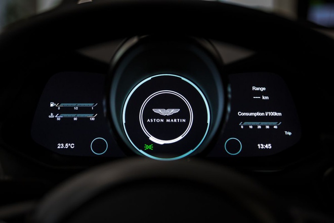 Aston Martin Vantage có thêm phiên bản "Hiệp sĩ Bóng Đêm" - 12