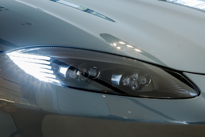 Aston Martin Vantage có thêm phiên bản "Hiệp sĩ Bóng Đêm" - 4