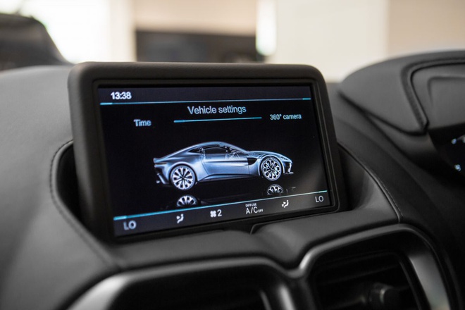 Aston Martin Vantage có thêm phiên bản "Hiệp sĩ Bóng Đêm" - 11