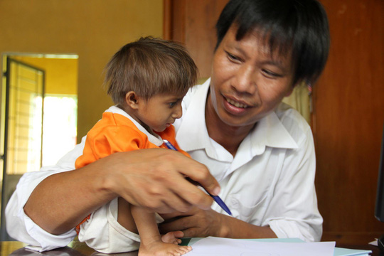 "Cậu bé tí hon" ở Quảng Ngãi qua đời ở tuổi 11 - 2