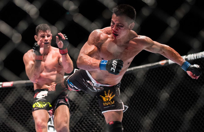 Cung Lê "phát sốt" với cú knock-out như phim: Xoay 180 độ tung cước bất ngờ - 2