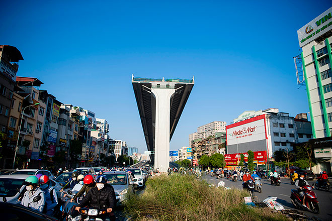 Dòng phương tiện "bất lực" trong ngày đầu thông xe đường vành đai 2 trên cao - 10
