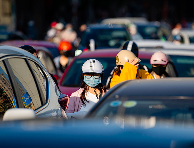 Dòng phương tiện "bất lực" trong ngày đầu thông xe đường vành đai 2 trên cao - 18