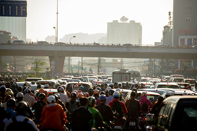 Dòng phương tiện "bất lực" trong ngày đầu thông xe đường vành đai 2 trên cao - 20