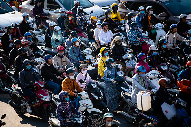 Dòng phương tiện "bất lực" trong ngày đầu thông xe đường vành đai 2 trên cao - 8