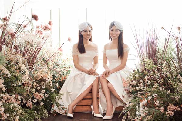 Á hậu Thụy Vân và bạn gái nghệ sĩ Công Lý lộng lẫy trong váy cưới - 1