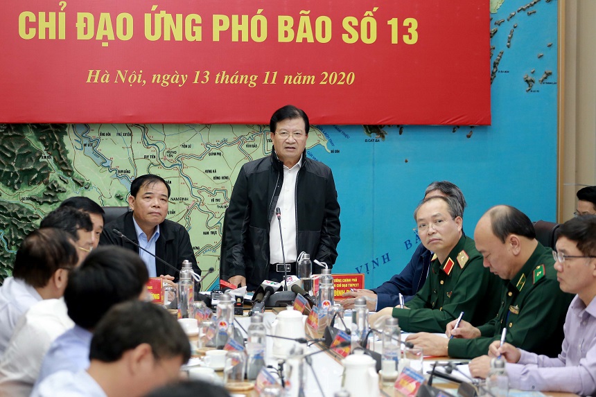 Bão số 13 Vamco di chuyển khó lường, lên phương án di dời hàng trăm nghìn hộ dân - 2