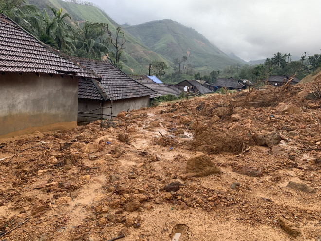 Đối phó bão số 13 thành cuồng phong: Gia cố bờ biển, di dời hàng chục nghìn hộ dân - 10