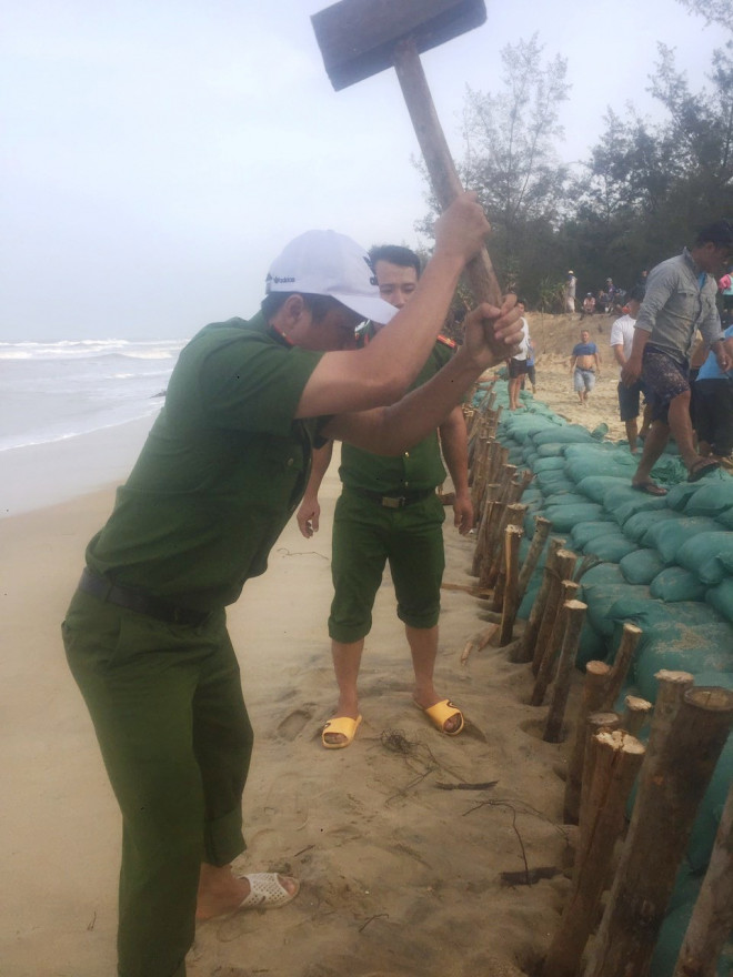 Đối phó bão số 13 thành cuồng phong: Gia cố bờ biển, di dời hàng chục nghìn hộ dân - 3