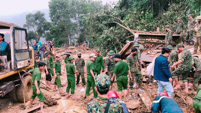 “Nếu không có các anh Công an xã, chắc con tôi không được cứu sống” - 1