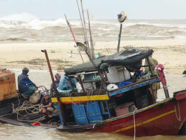CLIP: Những thiệt hại ở Quảng Bình sau bão số 13 đi qua