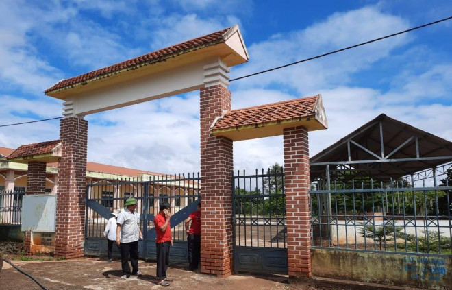 "Chết thèm" vì dây điện chạy trên đầu mà… không có điện! - 3