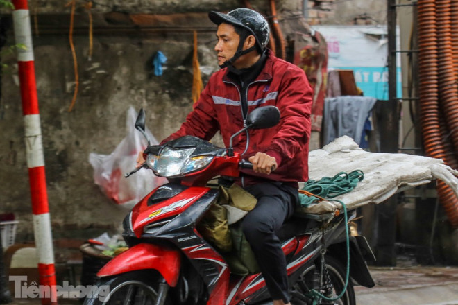 Mức phạt tăng 'tiền triệu', người dân Thủ đô vẫn thờ ơ với khẩu trang khi ra đường - 2