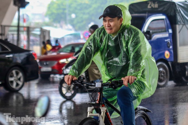 Mức phạt tăng 'tiền triệu', người dân Thủ đô vẫn thờ ơ với khẩu trang khi ra đường - 5