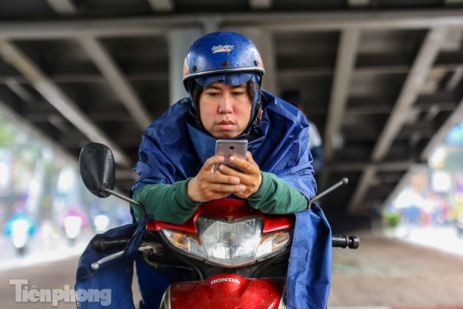 Mức phạt tăng 'tiền triệu', người dân Thủ đô vẫn thờ ơ với khẩu trang khi ra đường - 8